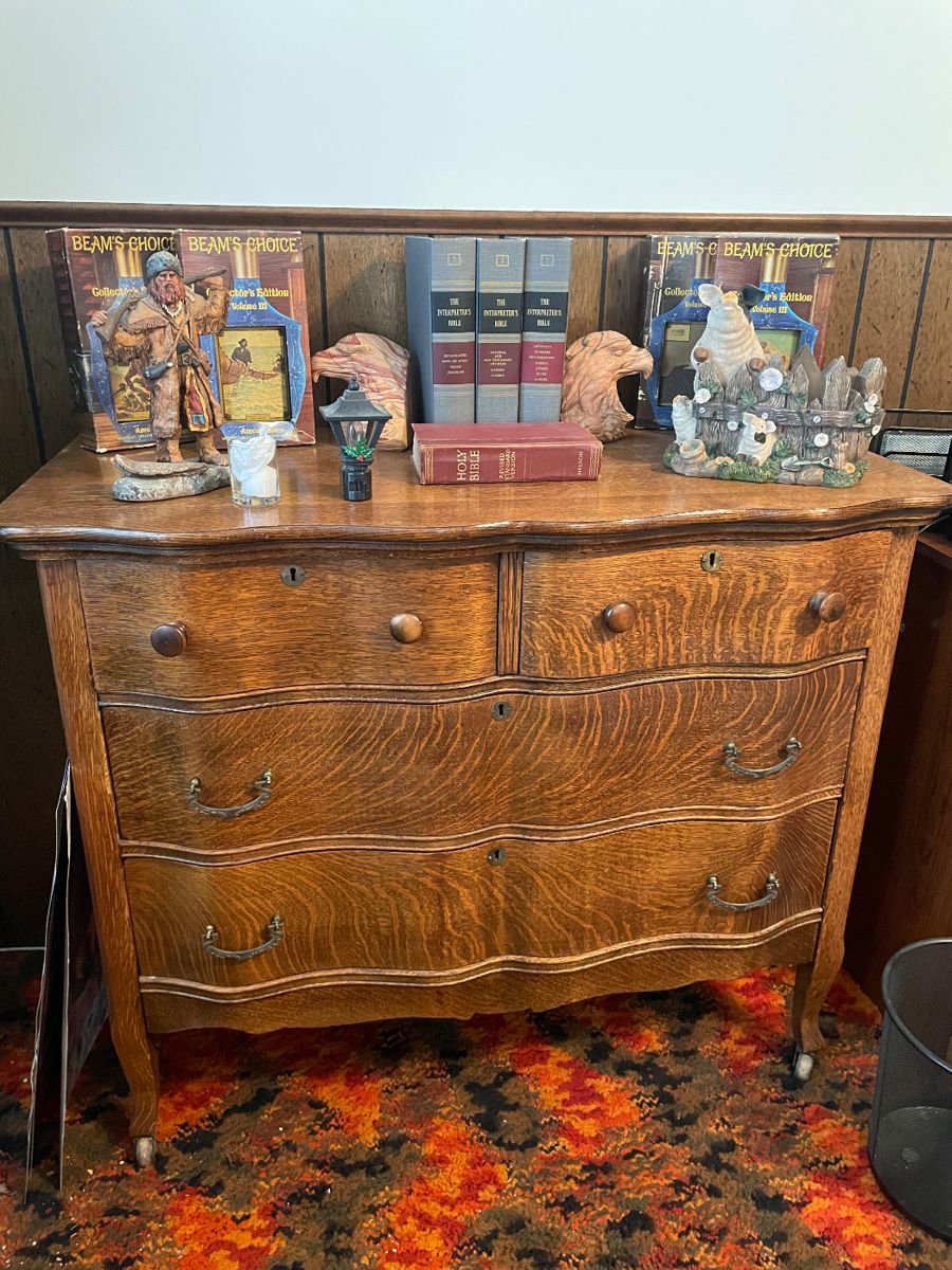 Cole Almany Estate Sales in Bristol, VA starts on 10/20/2023