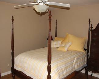 Four poster bed  (includes canopy framework - not shown)