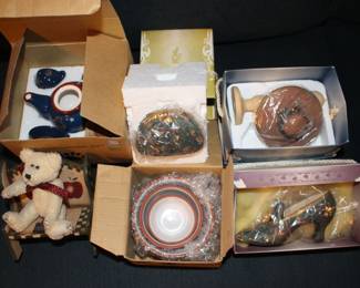 Various Boyd Bear accessories and other items