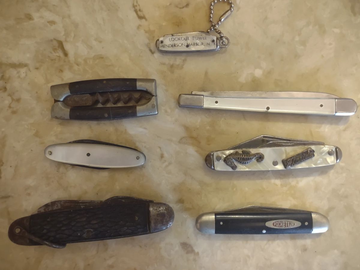 Estate sale in Hamilton Lakes neighborhood starts on 10/21/2023