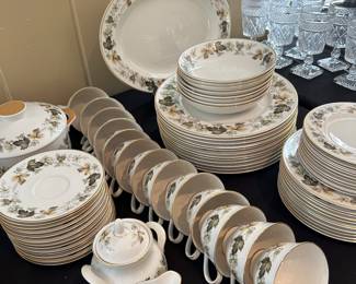 Royal Doulton Larchmont Dinnerware and Serving Pieces