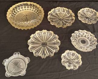 232 Yellow Clear Glass Vintage Ashtrays 7