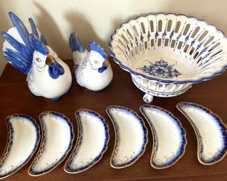 150 Portuguese Hand Painted Footed Bowl Hens