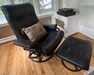 124. Tufted Chair (32" x 25" x 40") and Ottoman (21" x 17" x 14")