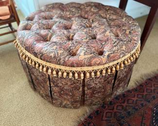 166. Round Tufted Ottoman (36" x 20")