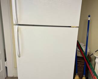 133. Westinghouse Refrigerator