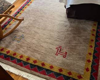 71. Peruvian Style Rug (6' x 9')
