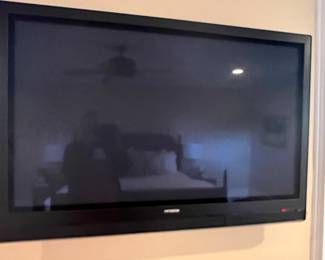 116. Hitachi TV (51")