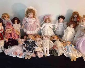 16 Dolls 