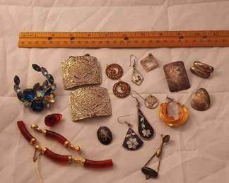 Repair And Wear Jewelry 