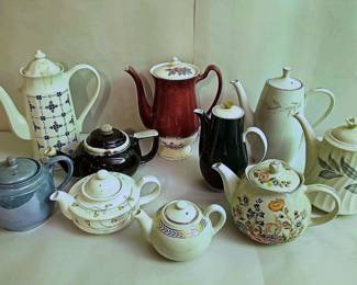 10 Vintage Tea Pots