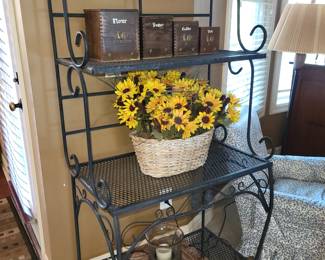 Wr iron baker's rack