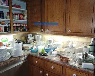 Full kitchen