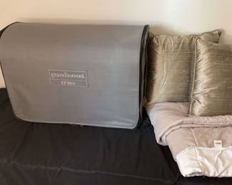 Grandinroad EZ Bed, Throw Pillows And Comforter