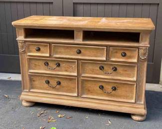 Haverity Furniture Dresser