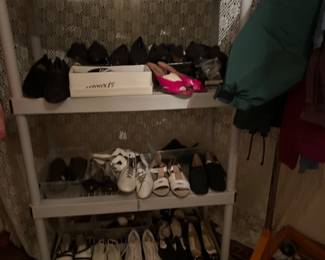 Ladies dress shoes and more size 9