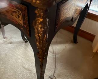 Detail on Fine writing desk made in Italy
