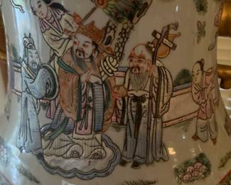 Large Chines two handled vase detail
