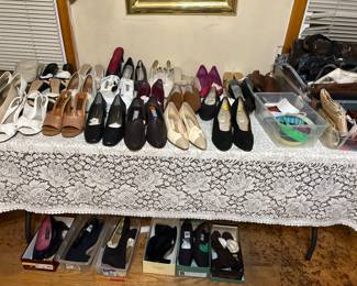 Ladies dress shoes & more size 9