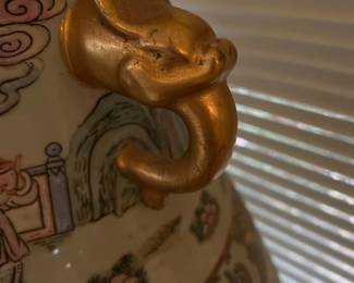 Large two handled Chinese vase detail