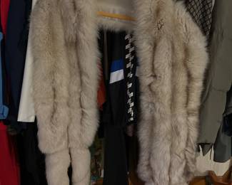 White Fox Fur Shawl with fox tail