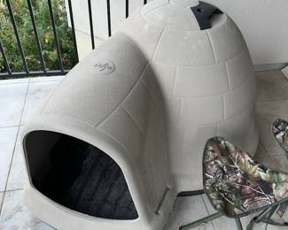 Large Dog Igloo