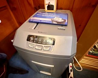 Brand new shredder, purchased in September 2023.