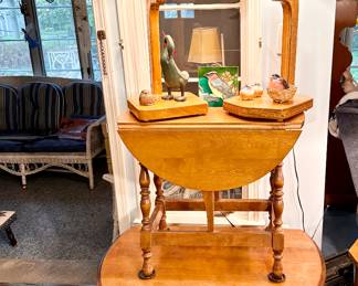 Ronbird Designs display lamps.