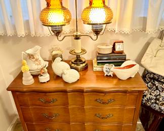 4-drawers dresser or nightstand.