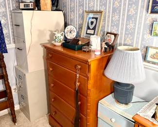 Bedroom chest of drawers.