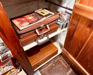 Full cassette carriers.