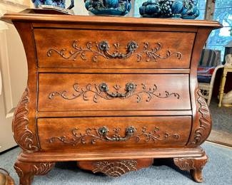 3-drawer bombe style chest of drawers.