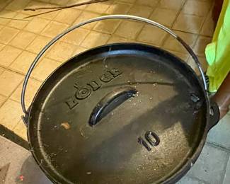 Vintage LODGE cast iron dutch oven pot USA (10)