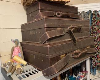 Vintage Hartmann leather 3 piece luggage with handles 