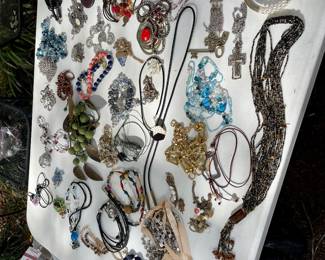 Most of the jewelry will be sold in bag lots