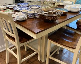 Hi-Top Table & Chairs