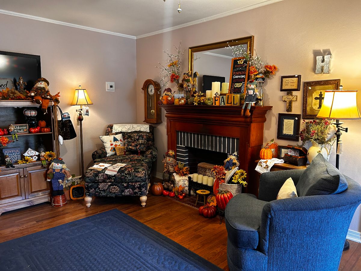 Precious Little Estate Sale in West Monroe, LA starts on 10/20/2023