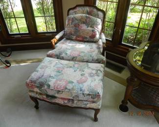arm chair w/ottoman