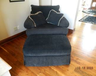 chair with ottoman