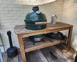 Large Green Egg Smoker Grill with Wood Cart/Table