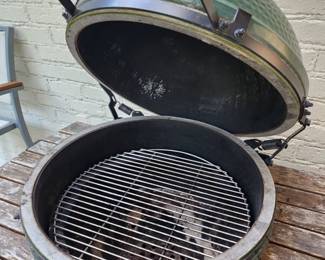Large Green Egg Smoker Grill with Wood Cart/Table