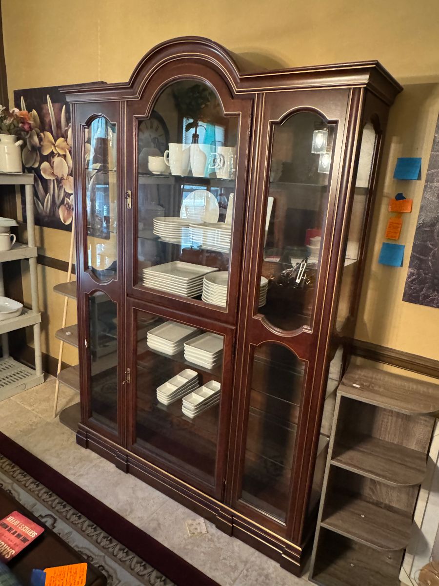 CARDON ESTATE SALE Chef Home Contents in... starts on 11/3/2023