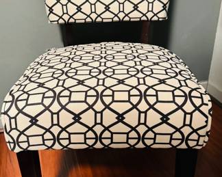 #56 - $90- Black & white chair 20W 33T	