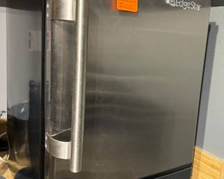 #53B $120 EdgeStar ice maker (in office)	