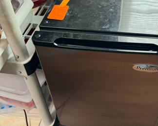 #26 - $120 Premium ice maker 2017 15Wx17Dx24TModel #PIM106MS - 2017	