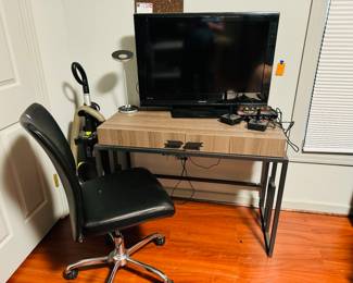 #61 - Grainy brown desk 2 drawers 40x17x30