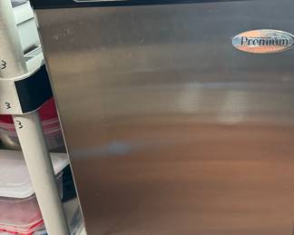 #26 - $120 Premium ice maker 2017 15Wx17Dx24TModel #PIM106MS - 2017	