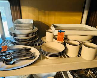 #41 - Made In set of China (British) white /blue rim	