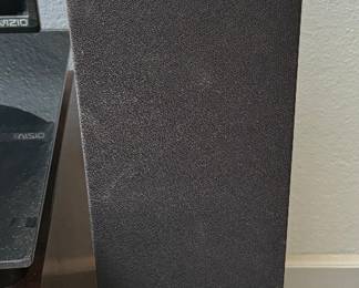 #63B $220 Sony set of 2 speakers 	
