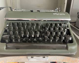 Vintage typewriters!!